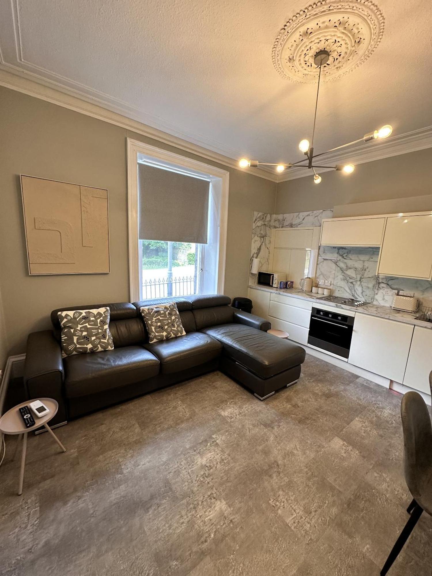 Springbank Apartment Aberdeen Bagian luar foto